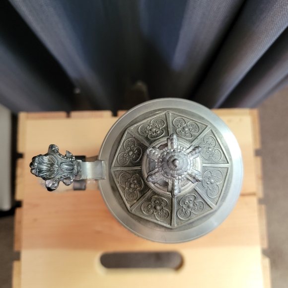 The Walt Limited Edition Peter Duemler Collection Crusaders King Beer Stein - Picture 5 of 7